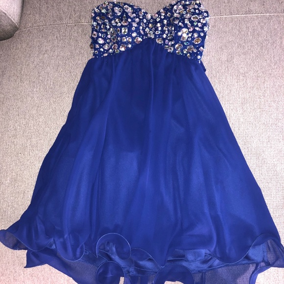 short formal dress - Picture 1 of 2